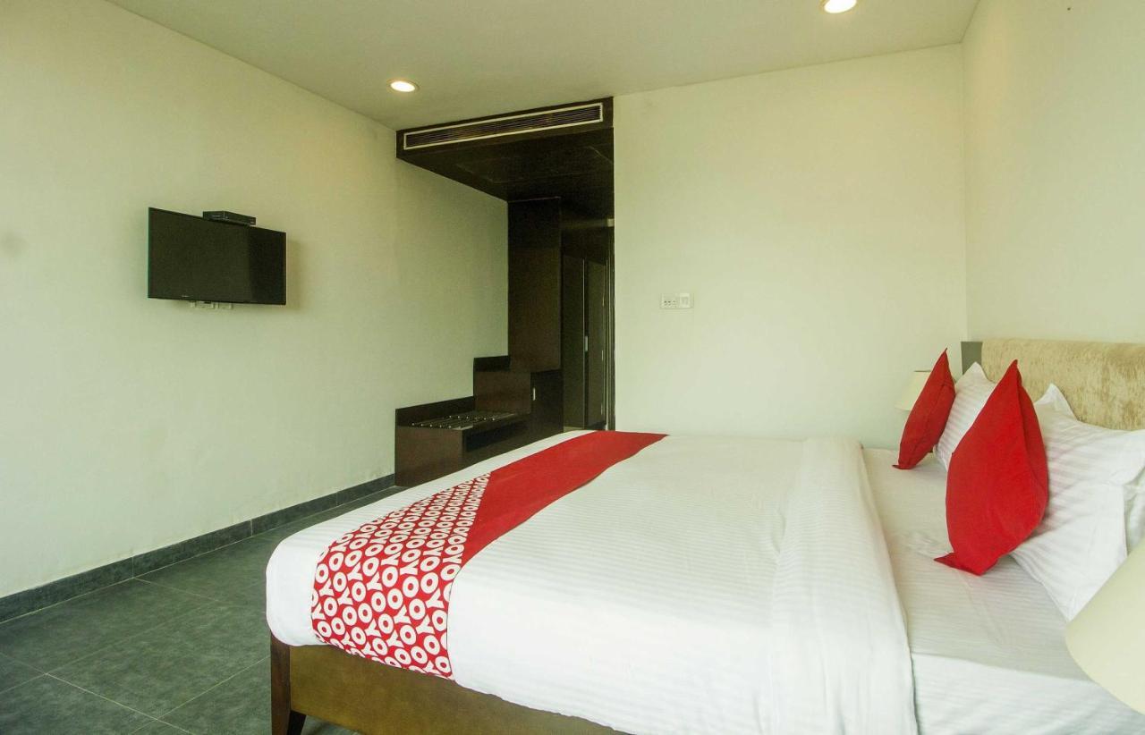 Collection O Govinda Sai Hotell Shirdi Exteriör bild
